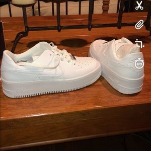 nike air force one sage low